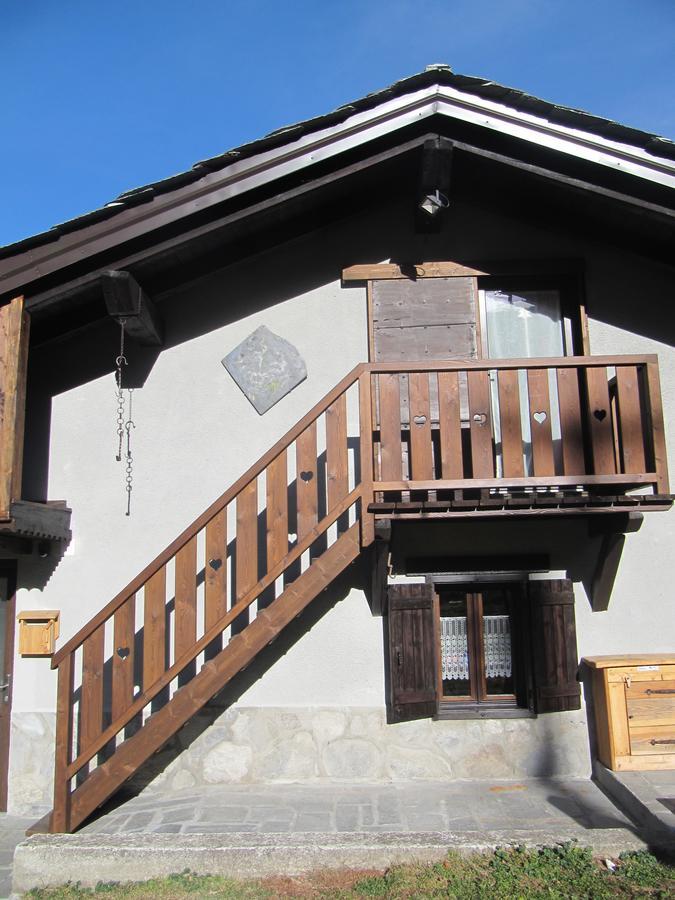 Maison Des Abeilles Vda Gressan N 0028 Exterior foto